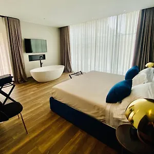 https://palazzo-gatto-bianco.barihotels.org